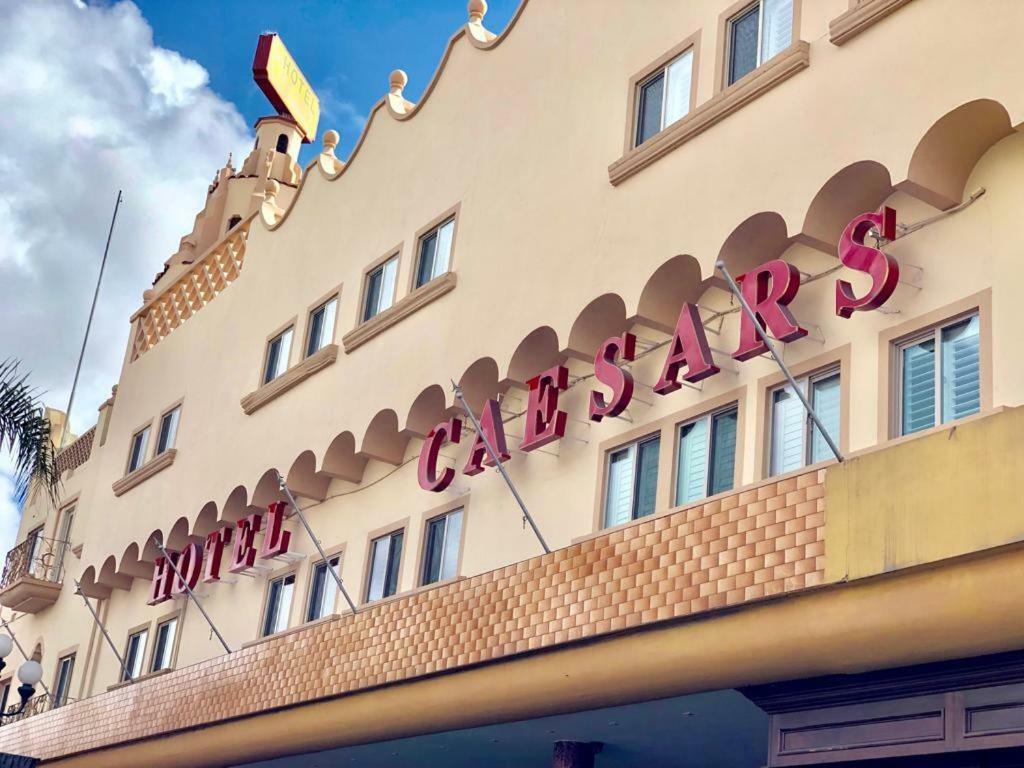 Hotel Caesars Тихуана Екстериор снимка